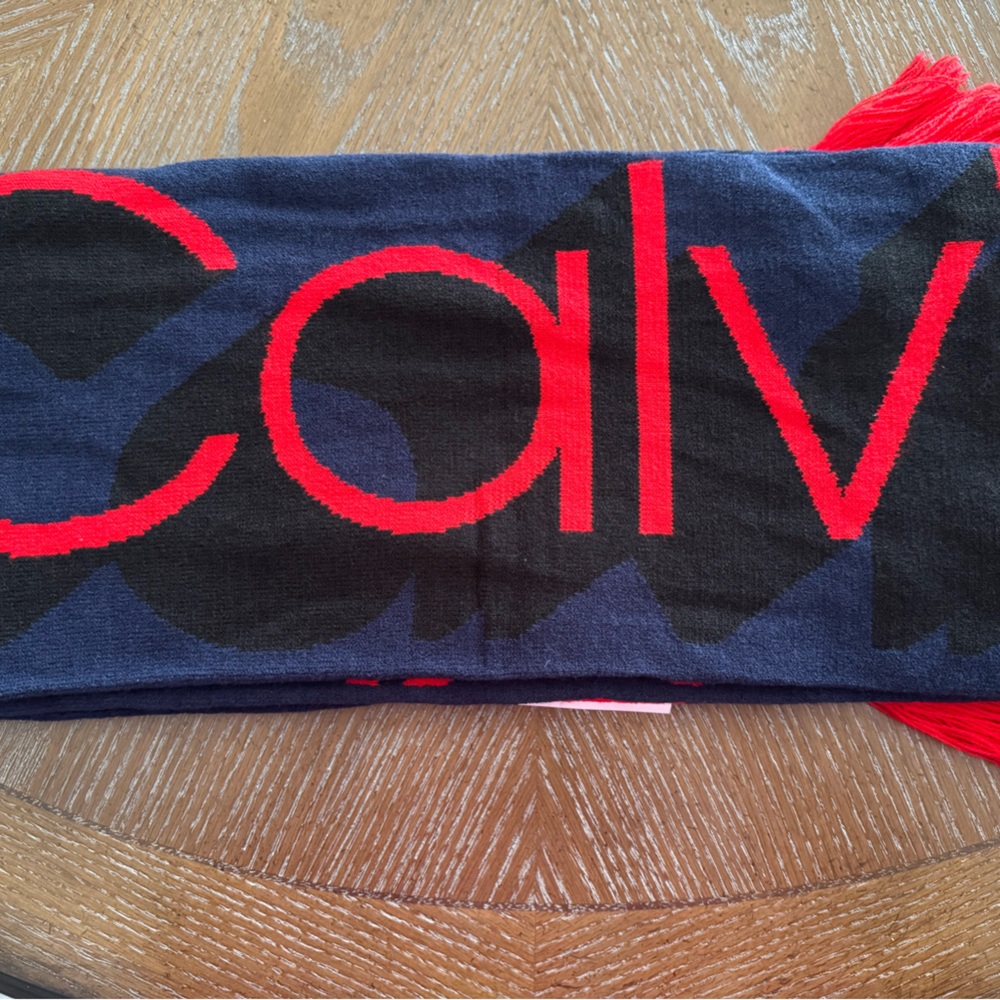 NEW w/ Tags Calvin Klein Large Logo Women’s Scarf